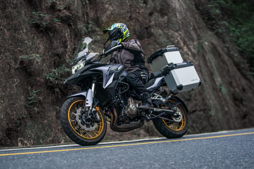 QJMOTOR_SRT 700 X Touring