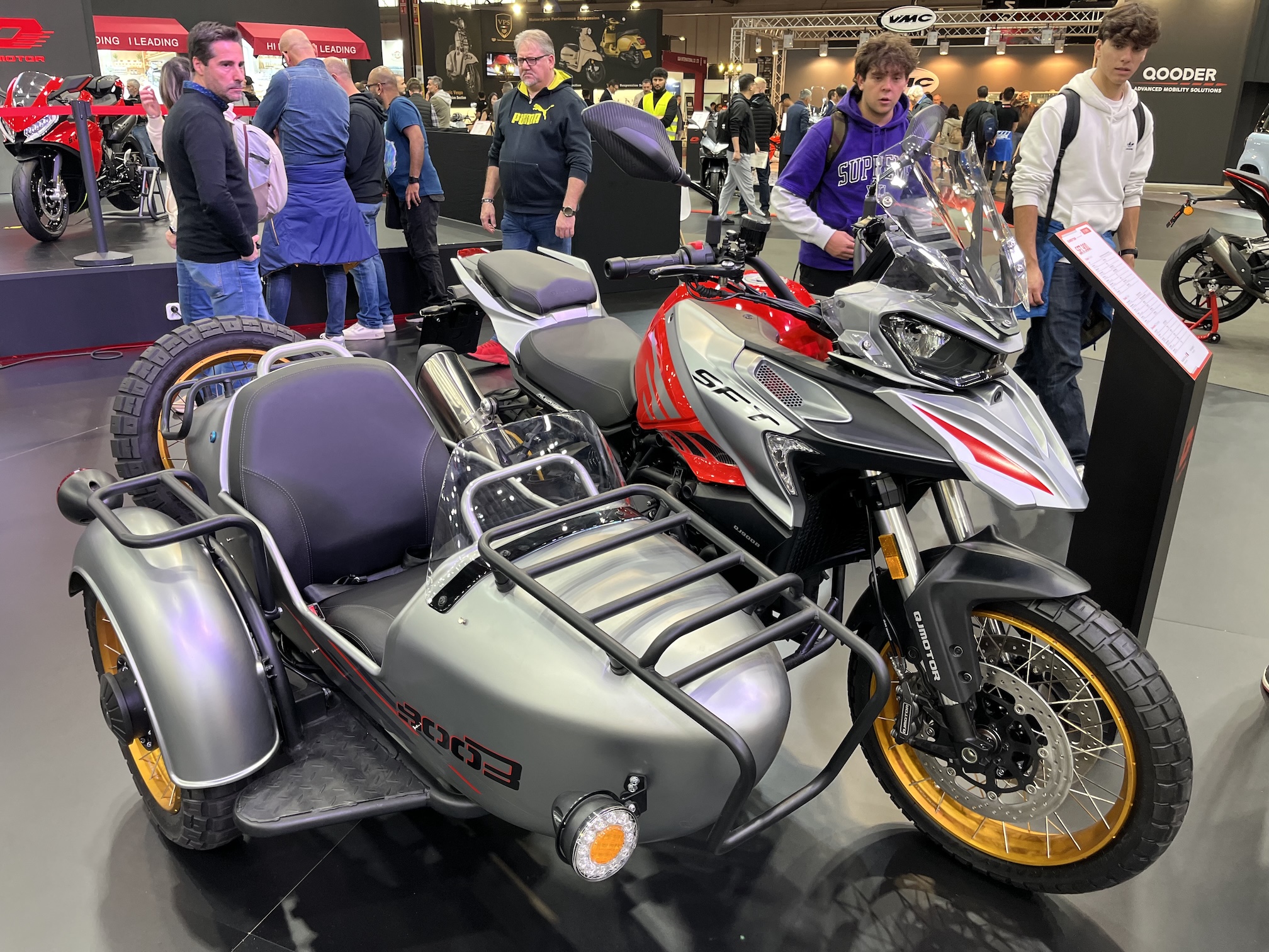 Eicma QJMOTOR SFT 900