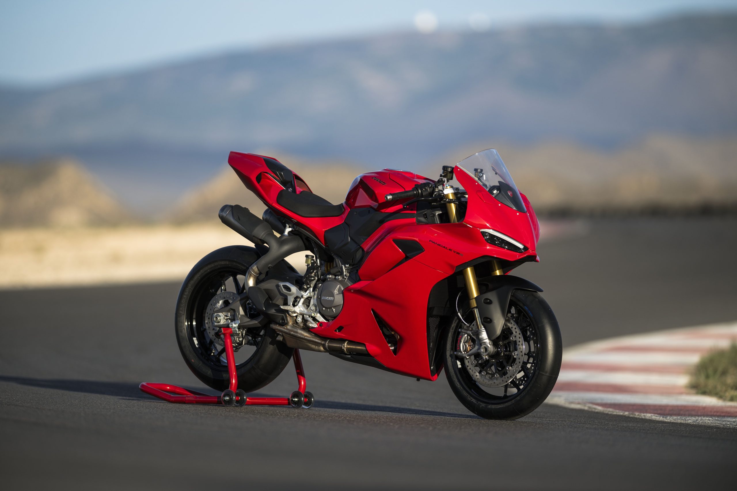 Ducati Panigale V2 S 2025