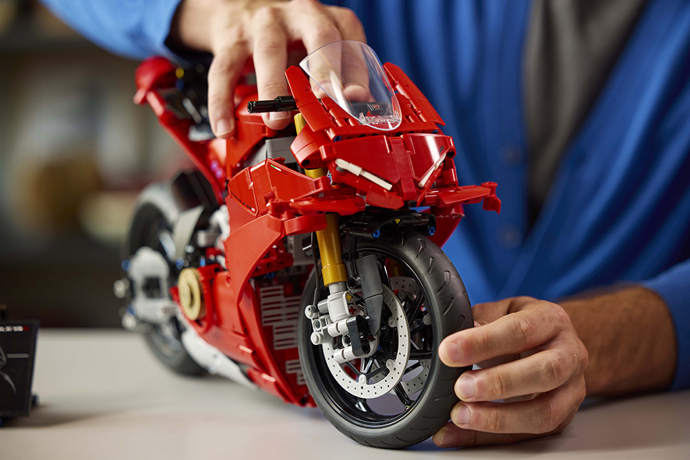 LEGO Ducati Panigale V4 S