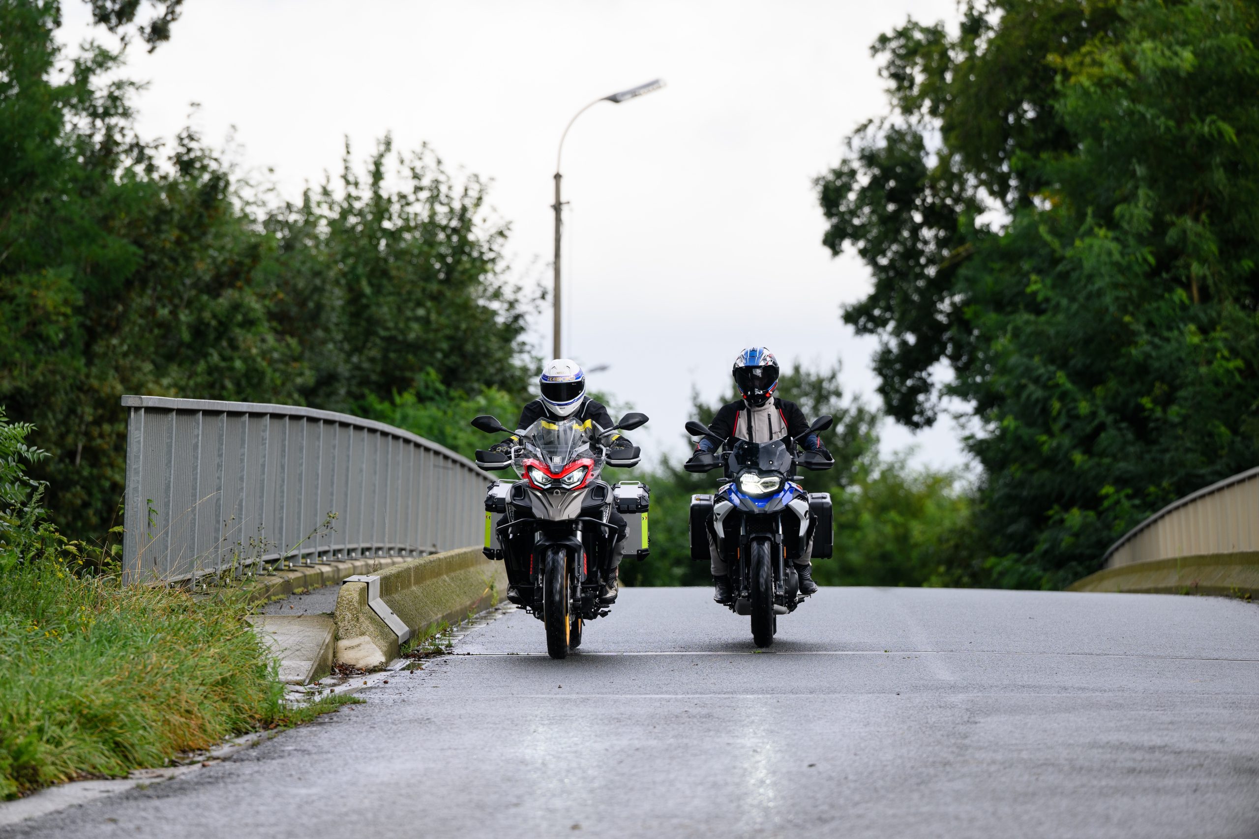 BMW F 800 GS QJMotor SRT 800 SX Touring