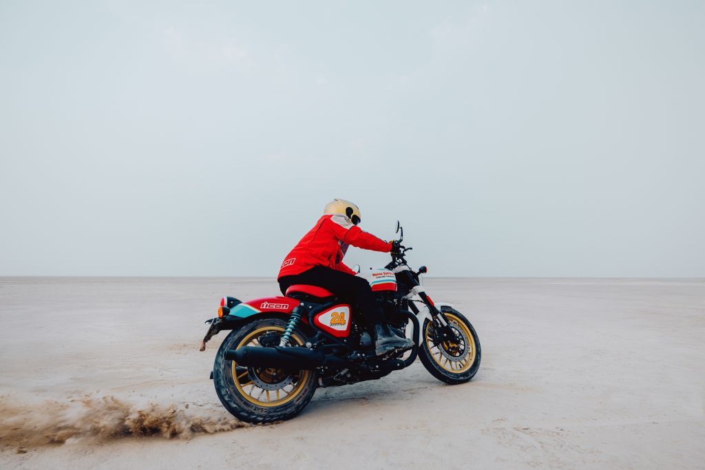 Royal Enfield Shotgun 650 x ICON