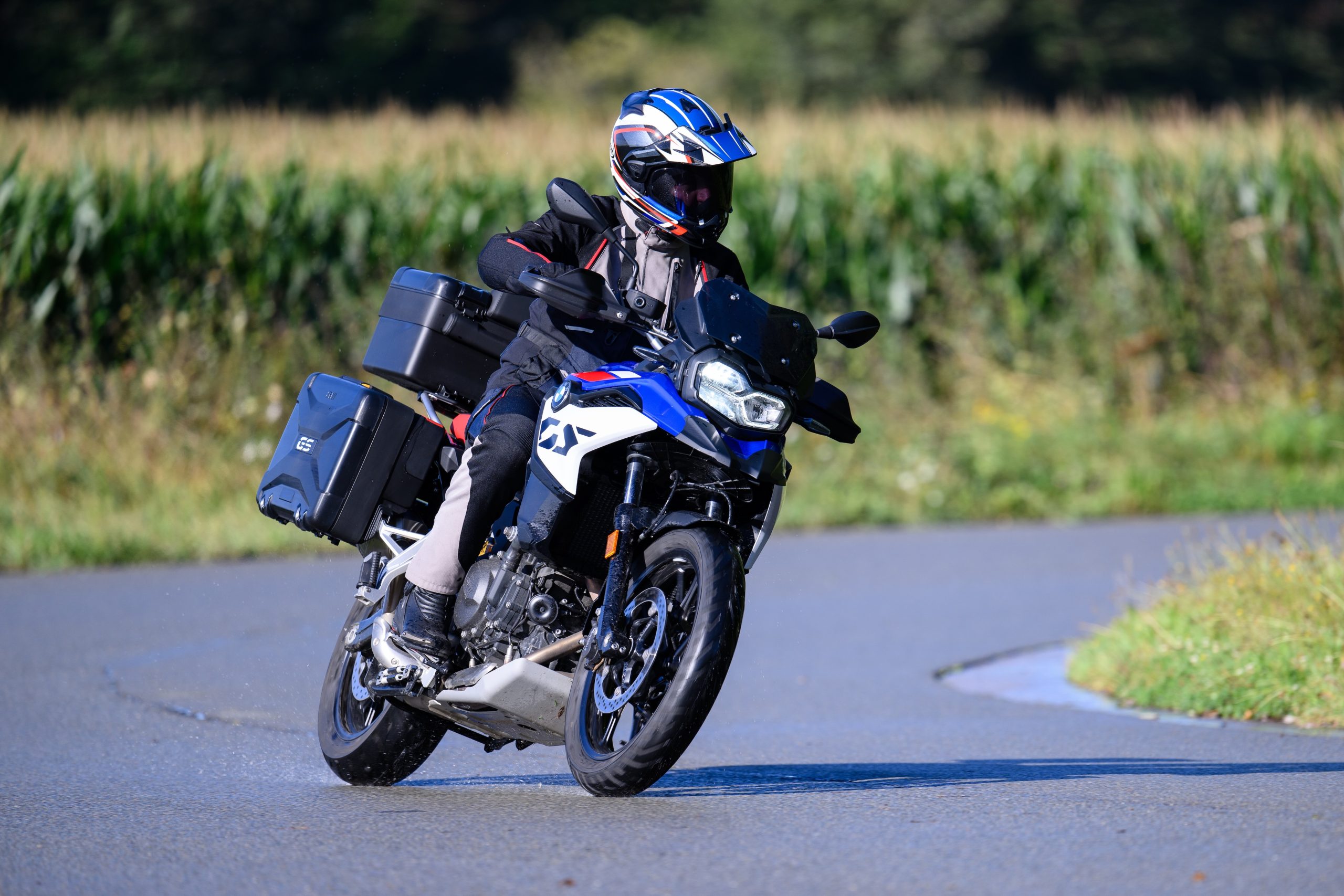 BMW F 800 GS QJMotor SRT 800 SX Touring