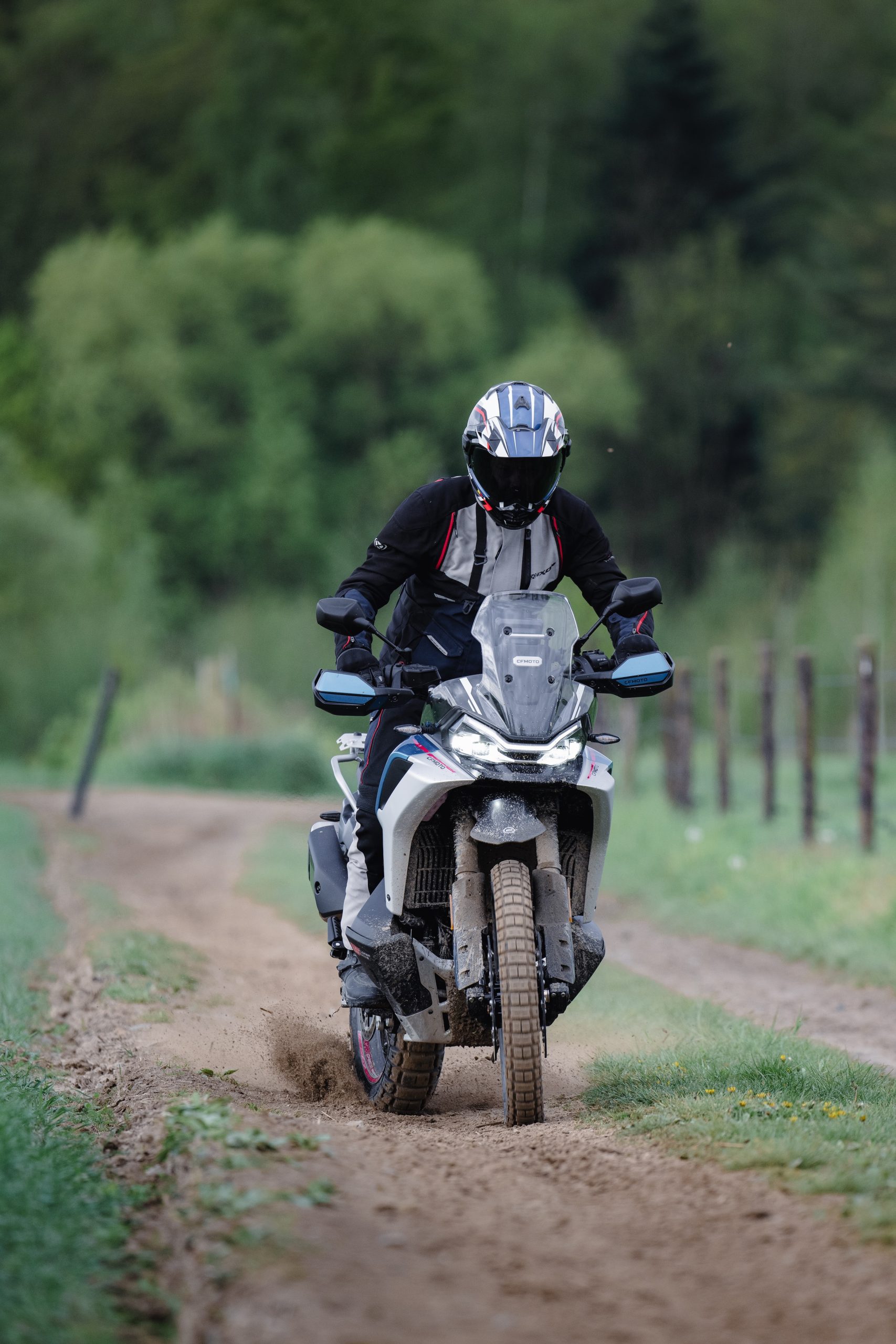 CFMoto 800MT-X