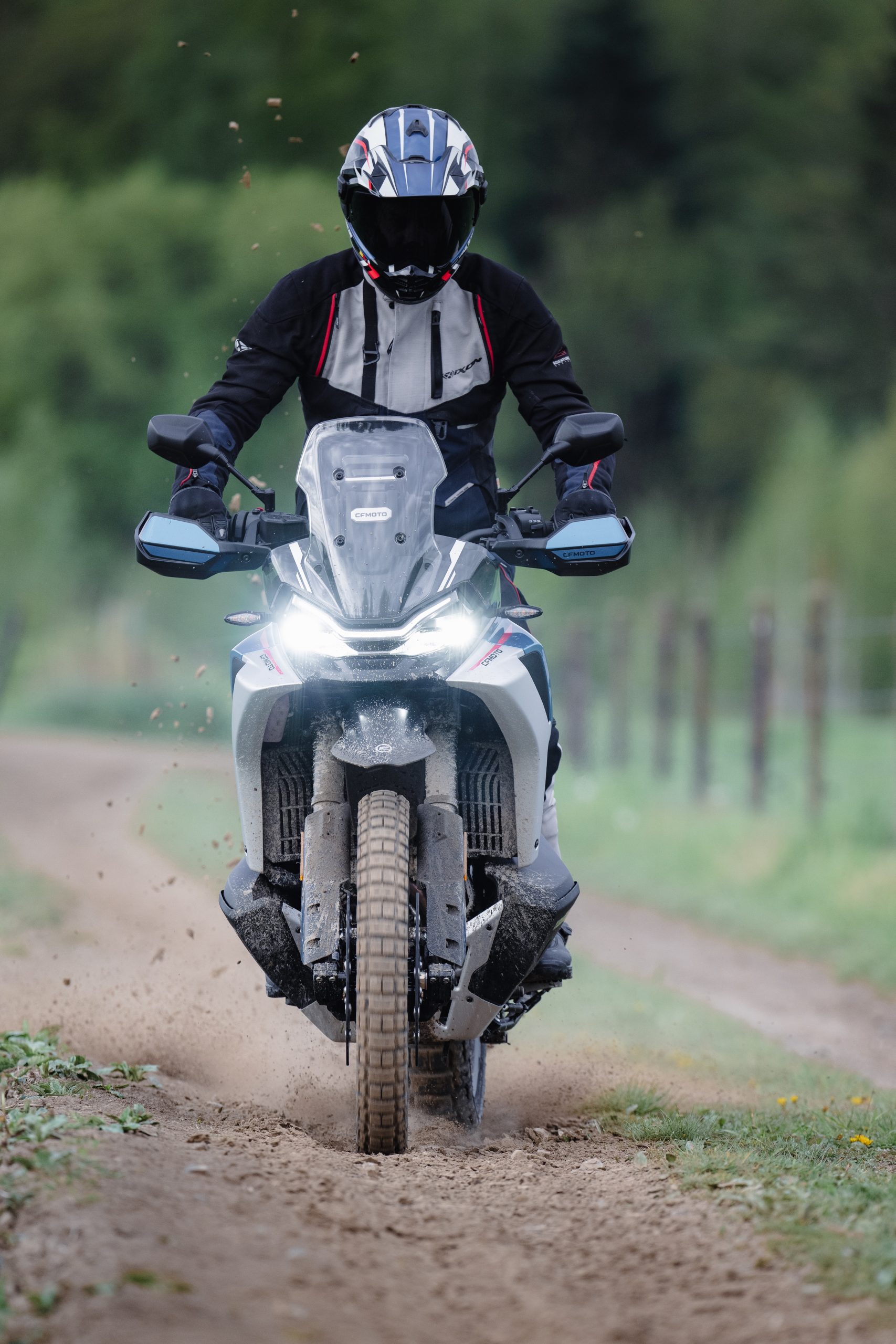 CFMoto 800MT-X