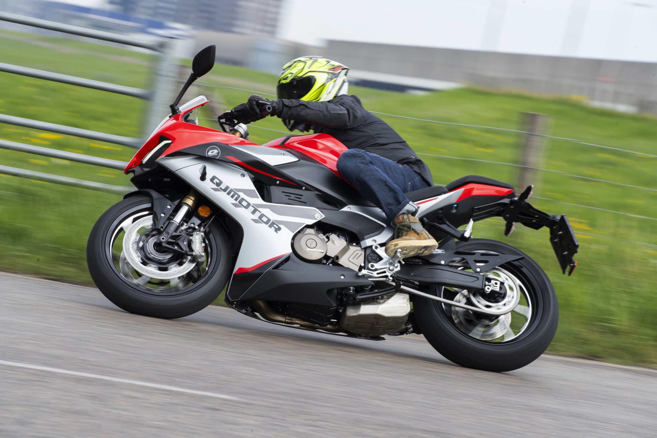 QJMotor SRK 600 RS