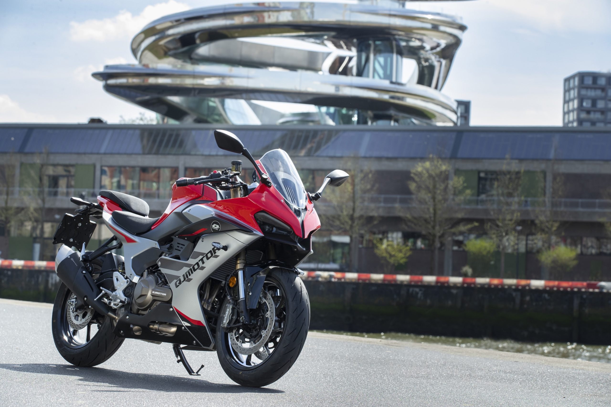 QJMotor SRK 600 RS