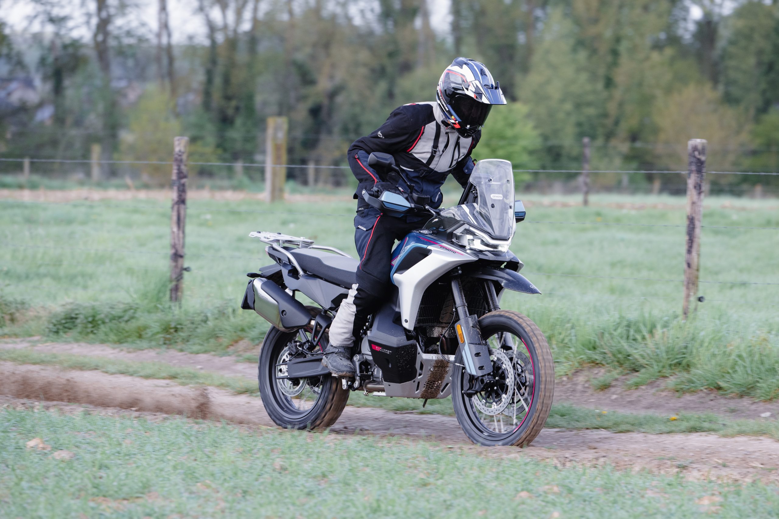 CFMoto 800MT-X
