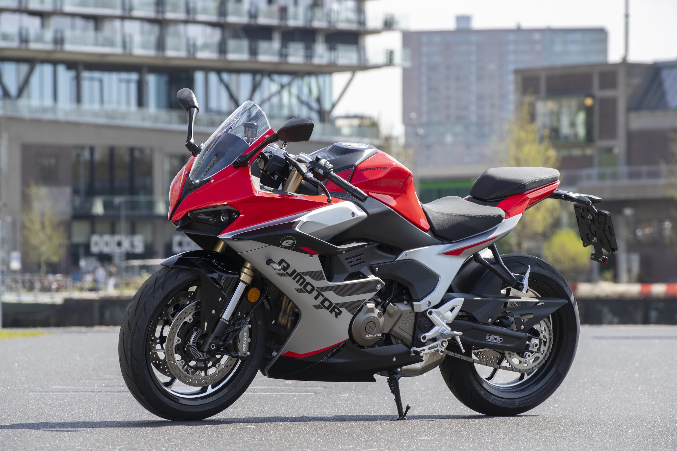 QJMotor SRK 600 RS