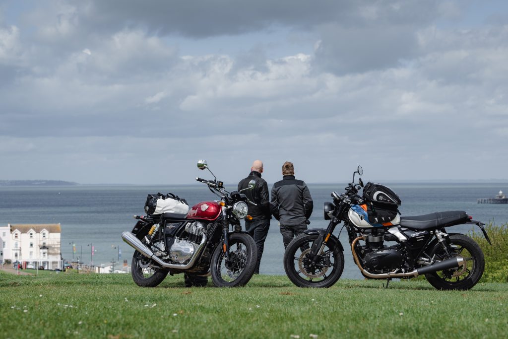 Royal Enfield Interceptor 650 vs Triumph Speed Twin 900