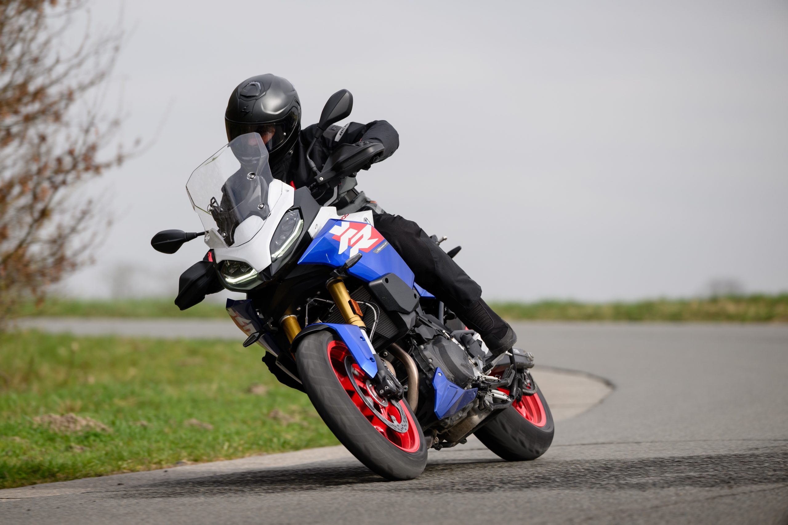 BMW F 900 XR