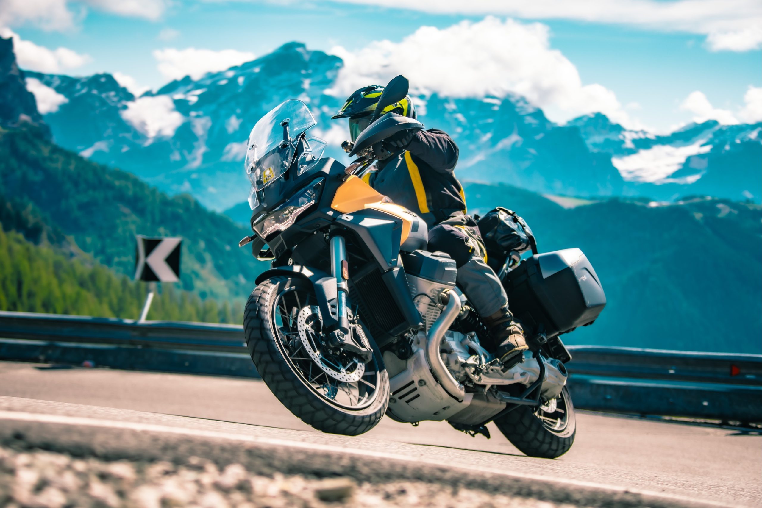 Dolomieten Moto Guzzi Stelvio Honda Africa Twin
