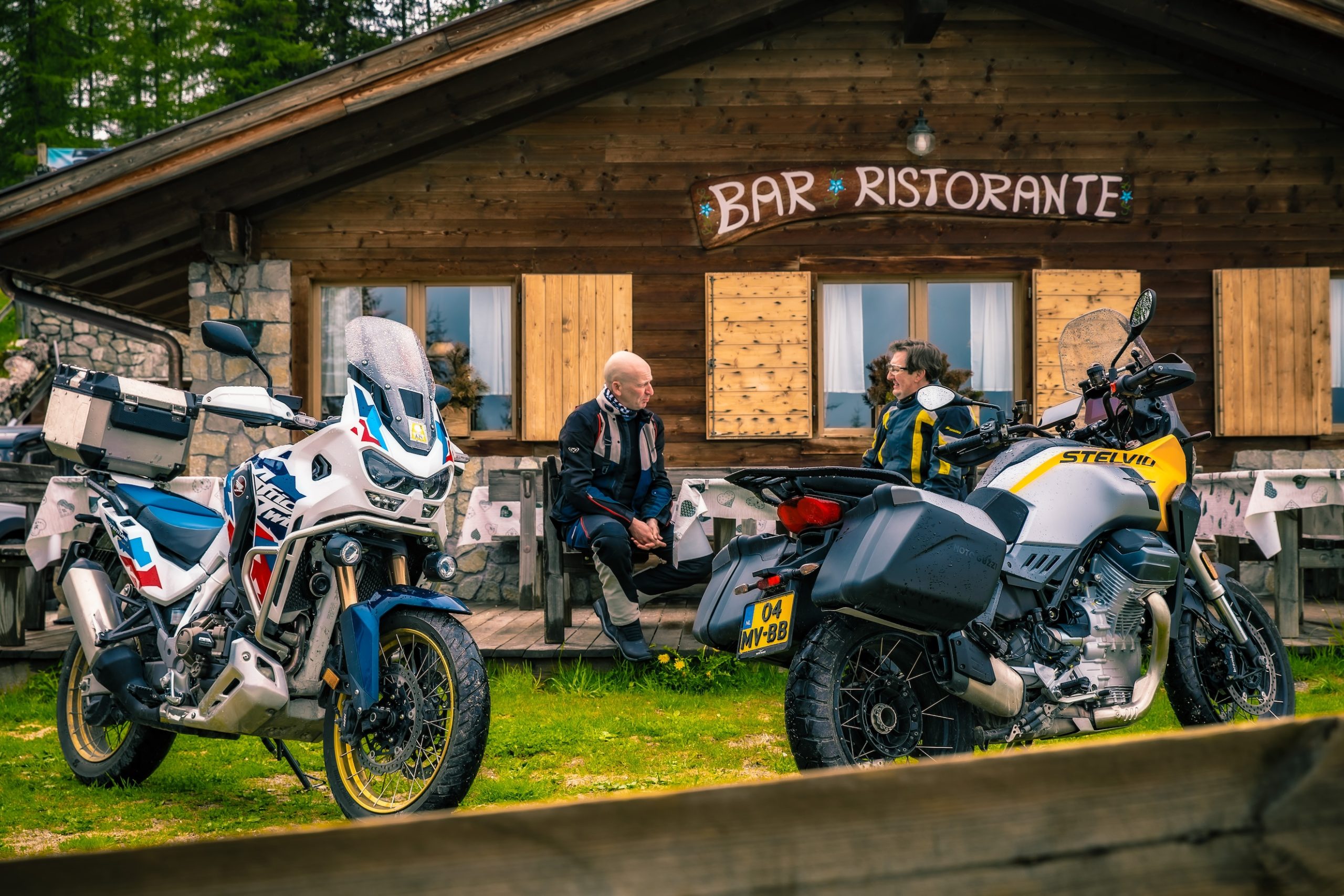 Dolomieten Moto Guzzi Stelvio Honda Africa Twin