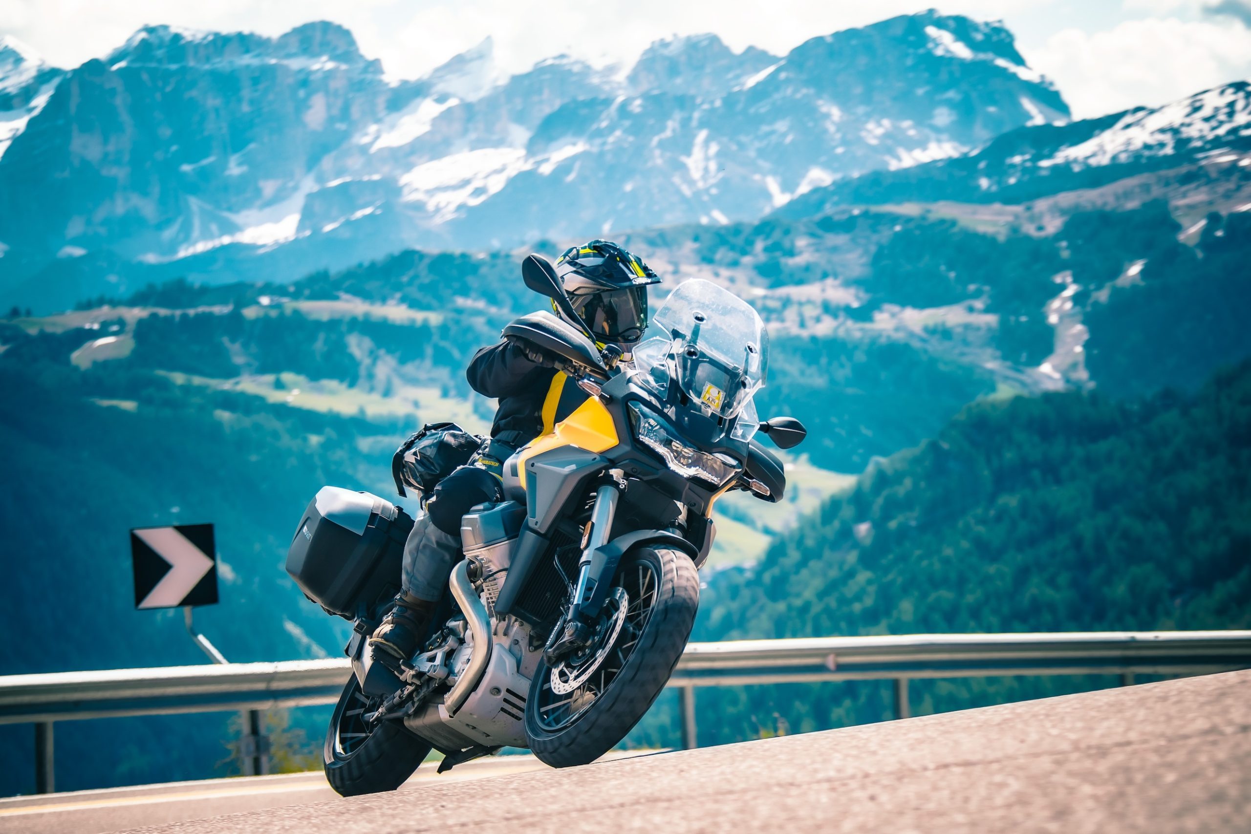 Dolomieten Moto Guzzi Stelvio Honda Africa Twin