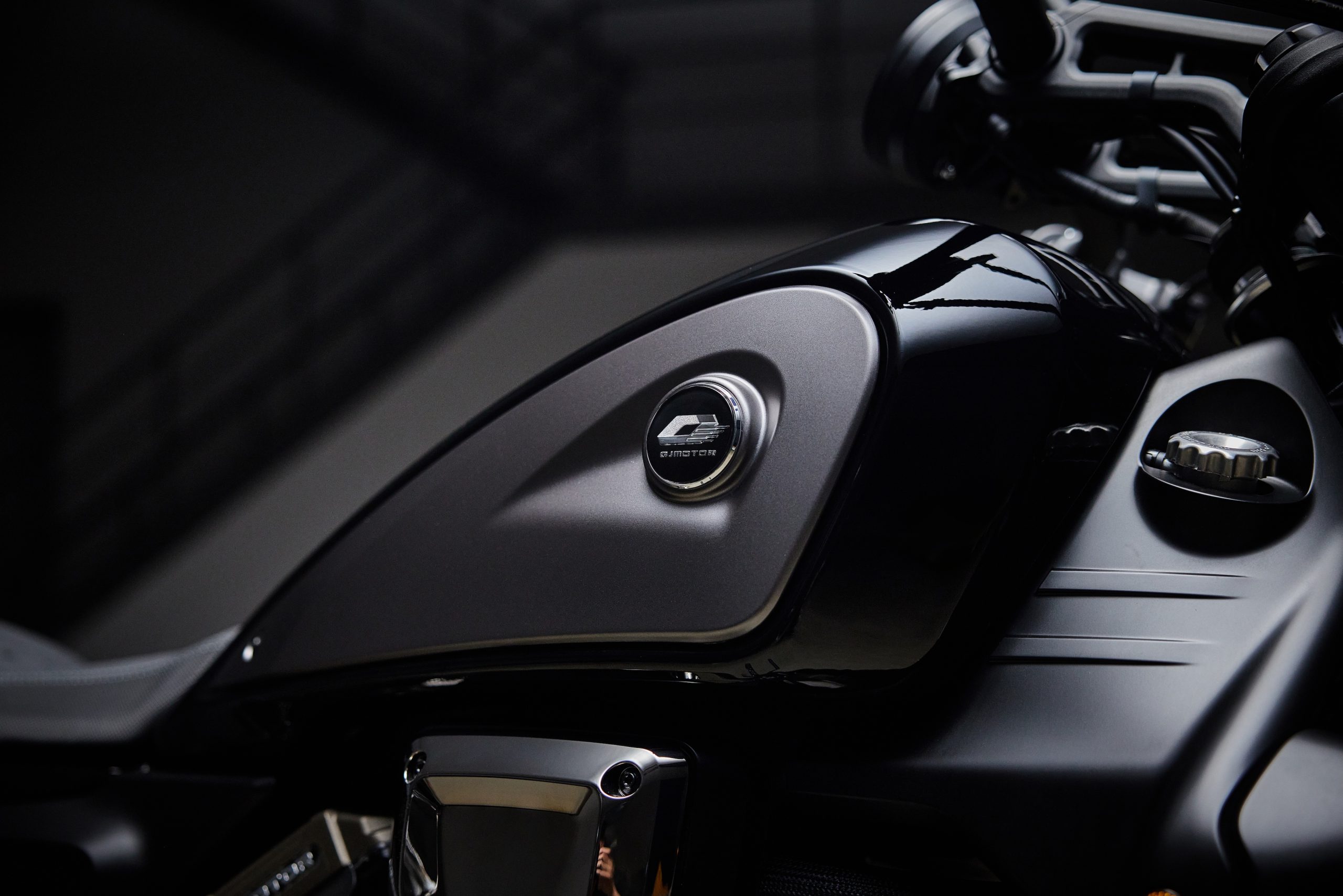 QJMotor SRV 600 V