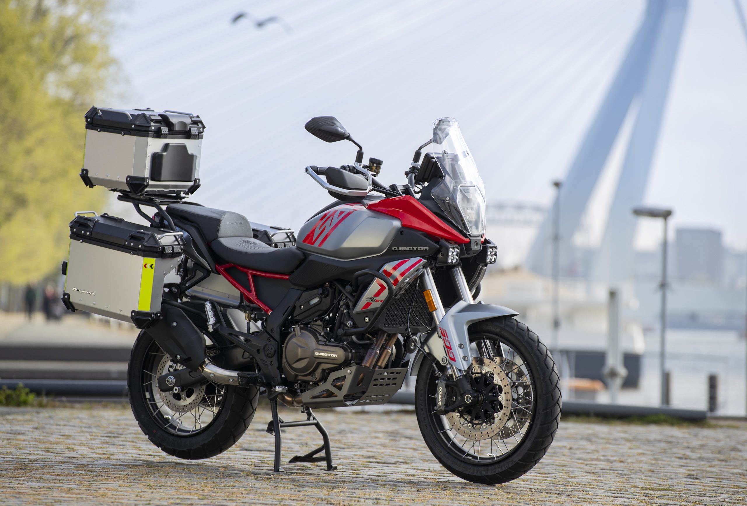 QJMotor SRT 600 SX