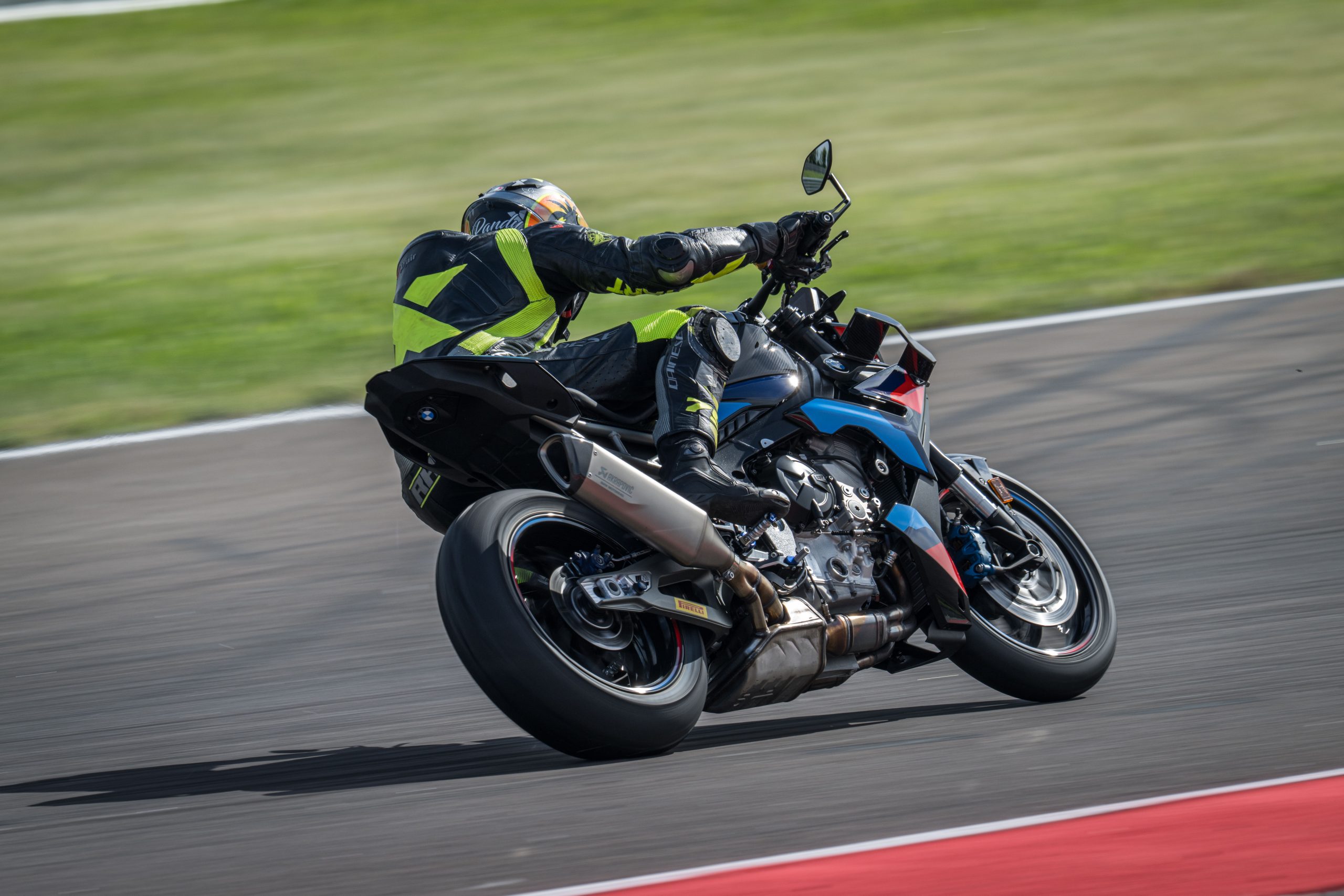 BMW M 1000 R