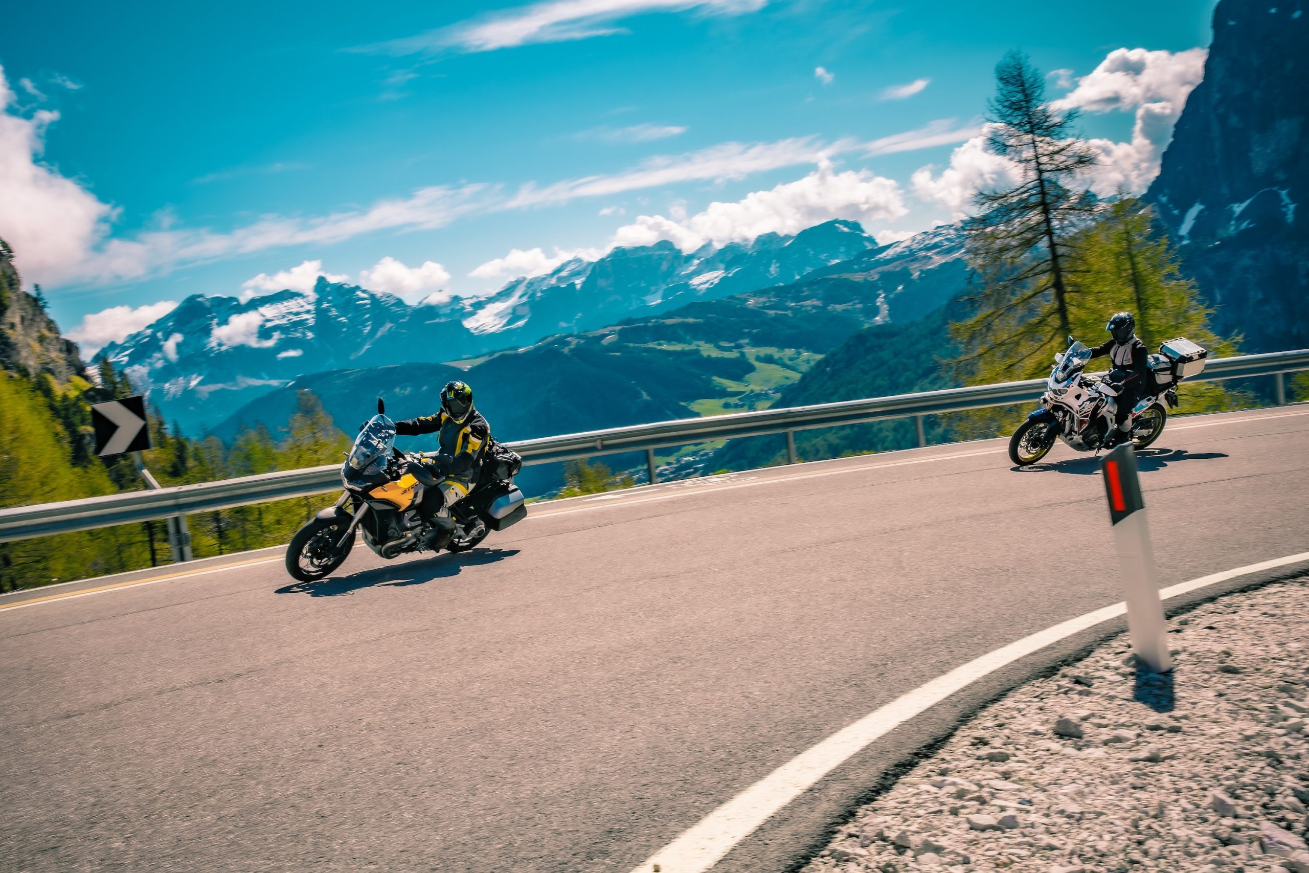 Dolomieten Moto Guzzi Stelvio Honda Africa Twin