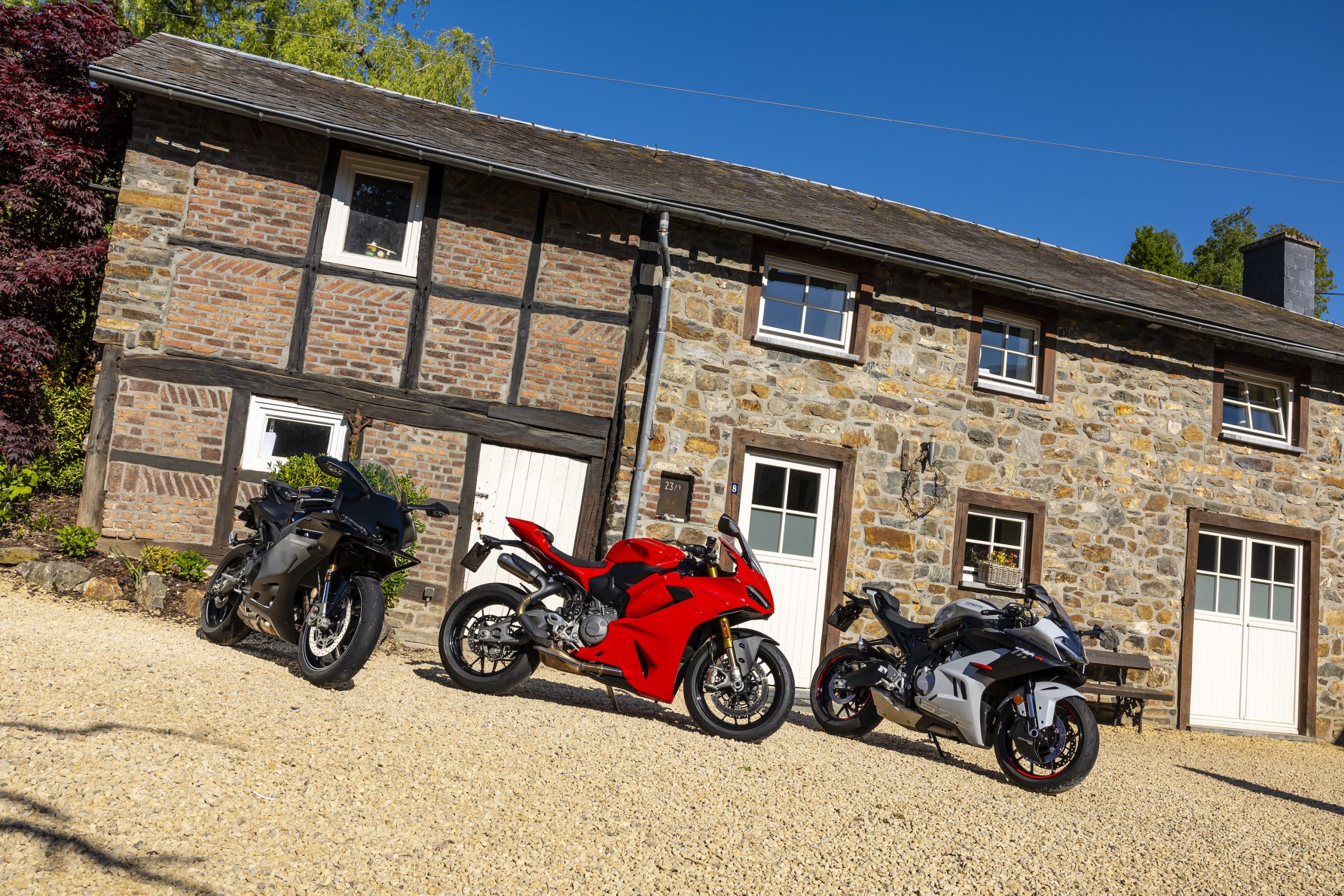 CFMoto 675SR-R vs Ducati Panigale V2 S vs Yamaha R9