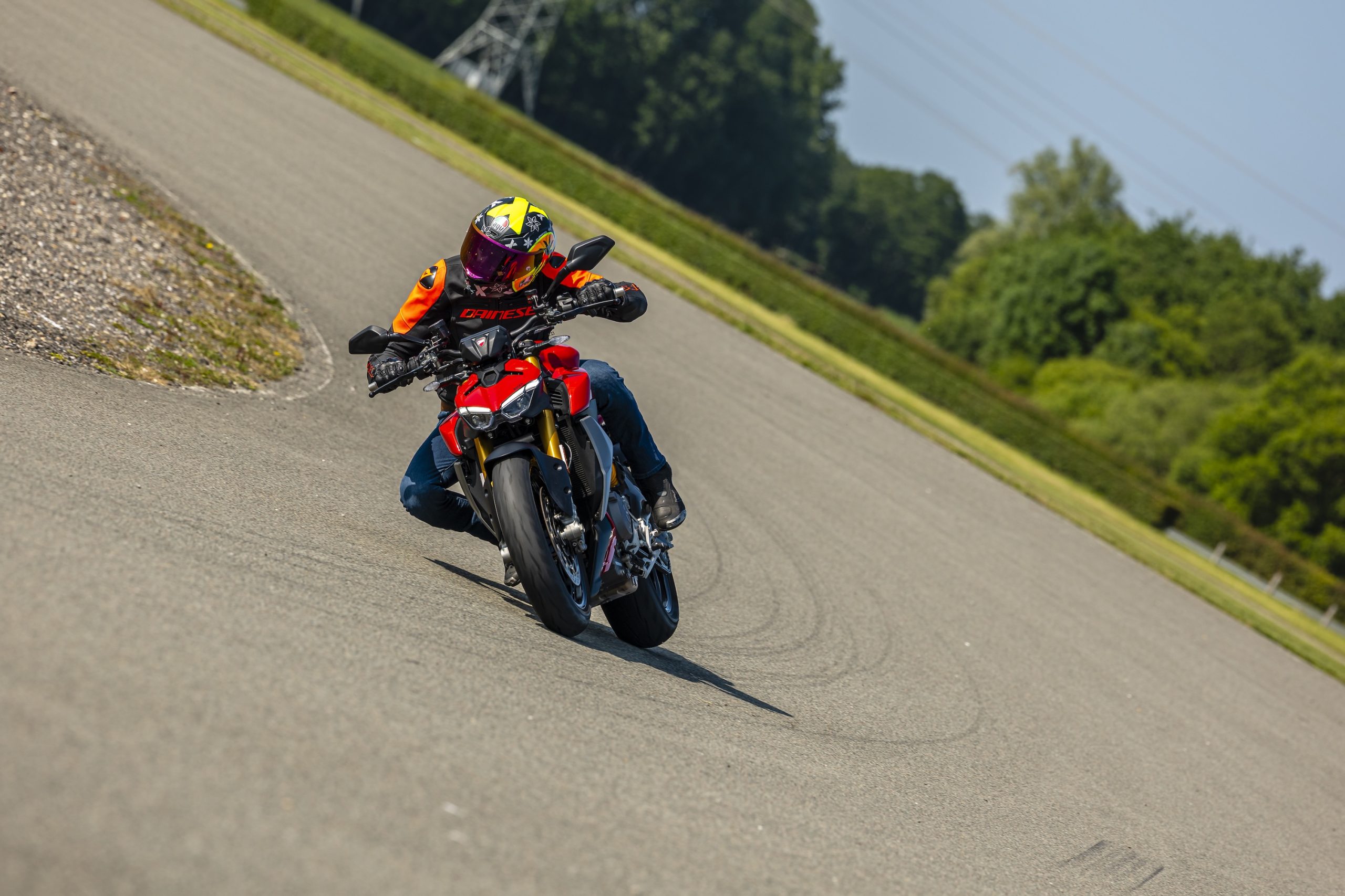 Ducati Streetfighter V2 S