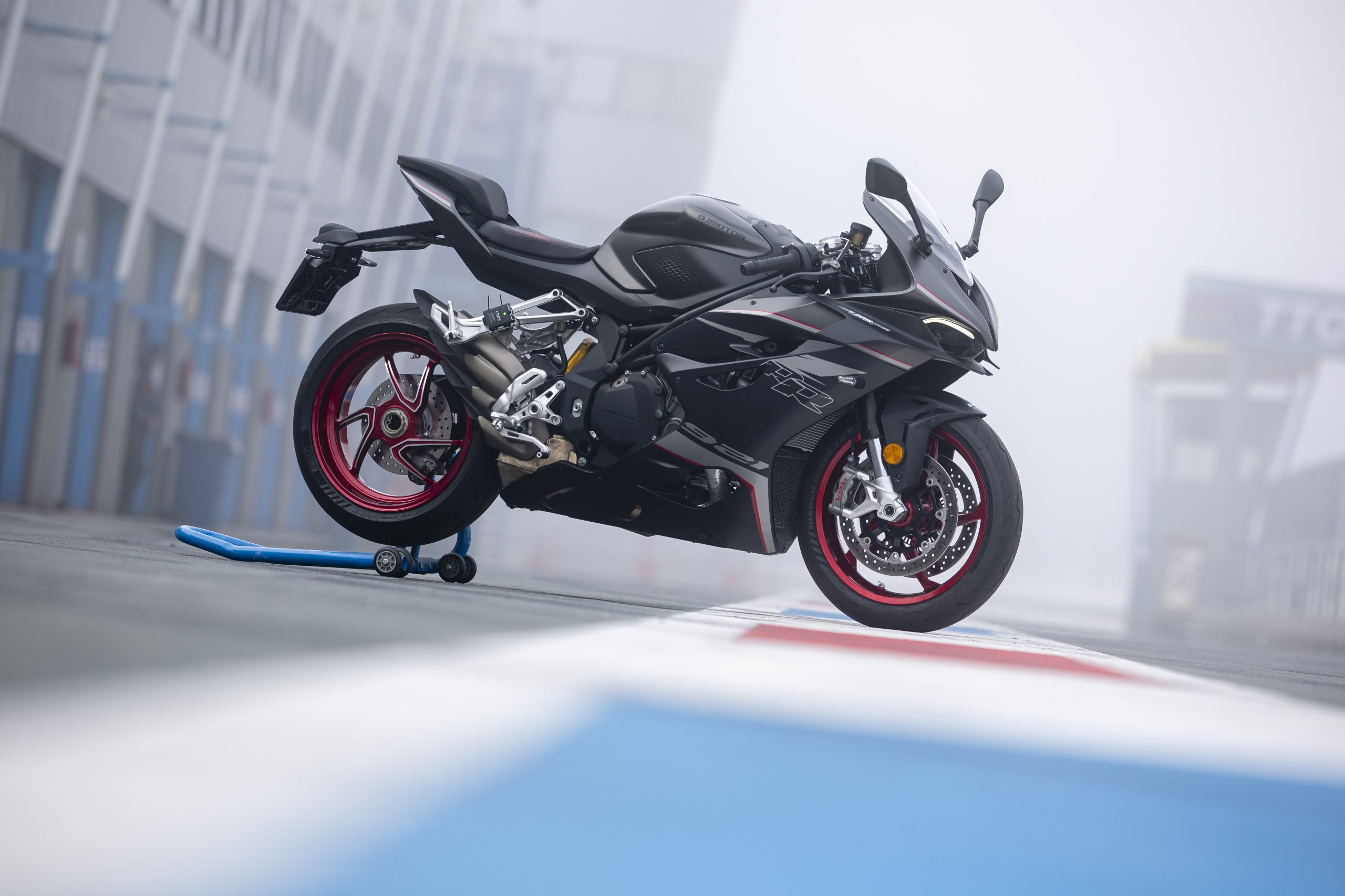 QJMotor SRK 921 RR