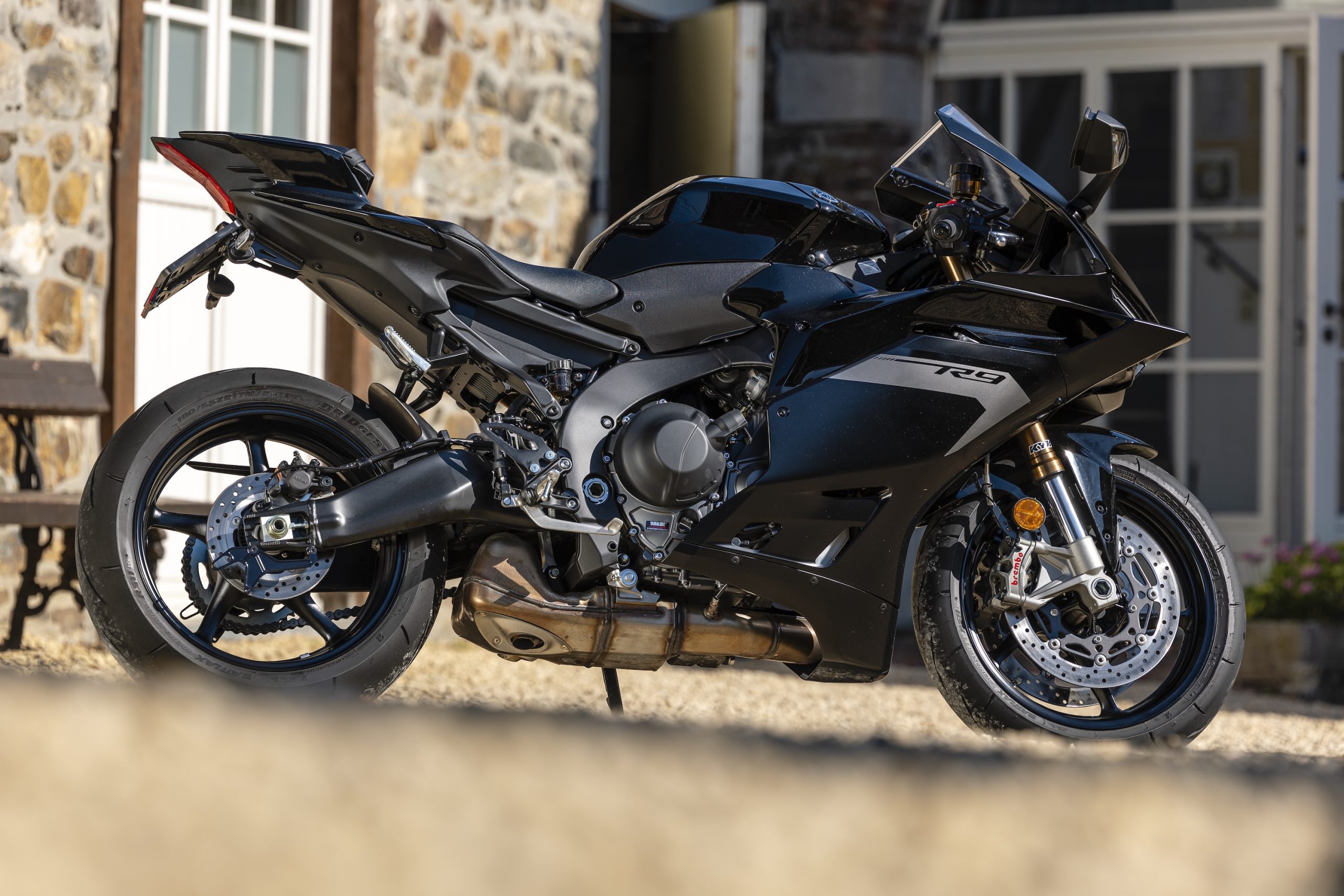 CFMoto 675SR-R vs Ducati Panigale V2 S vs Yamaha R9