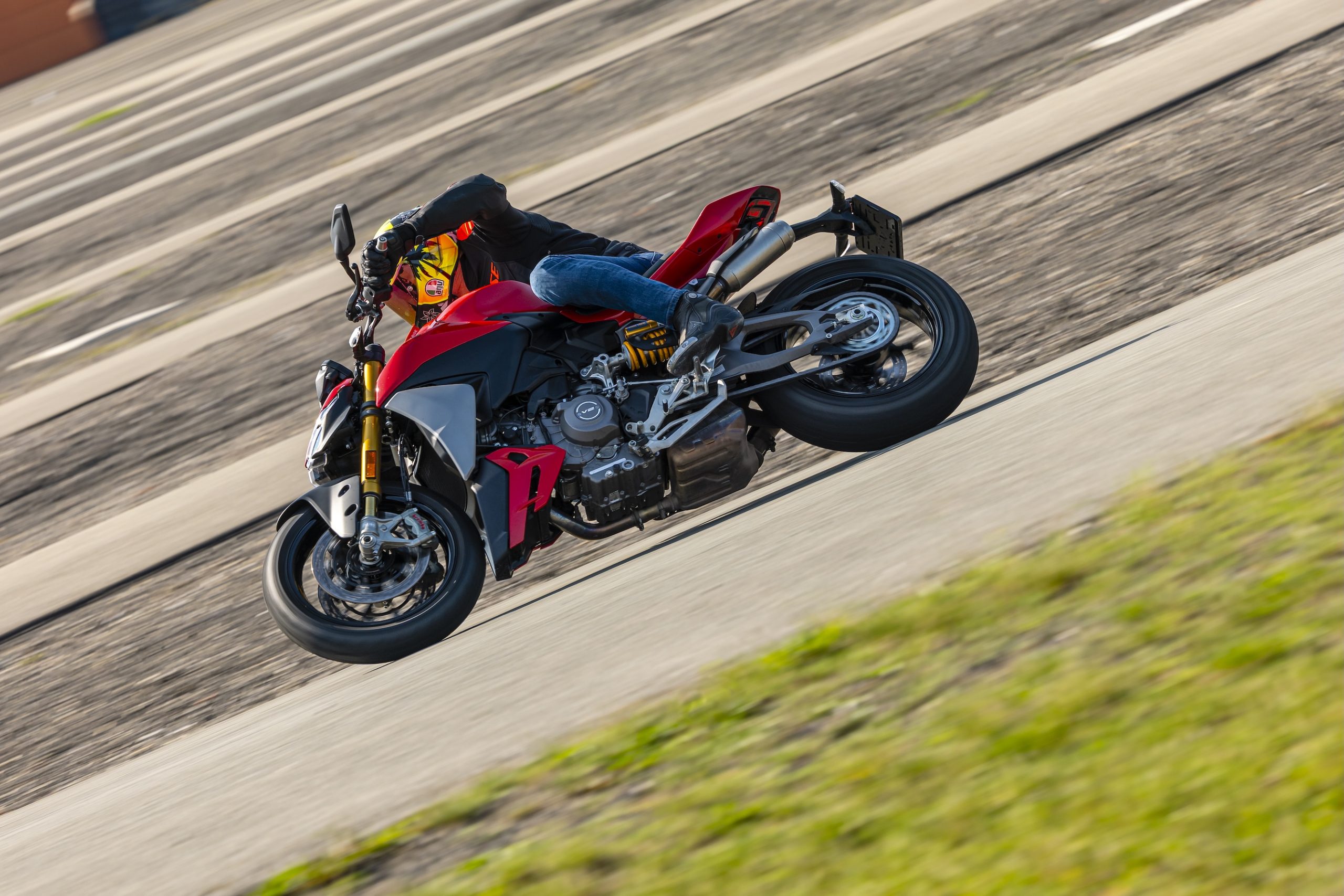 Ducati Streetfighter V2 S
