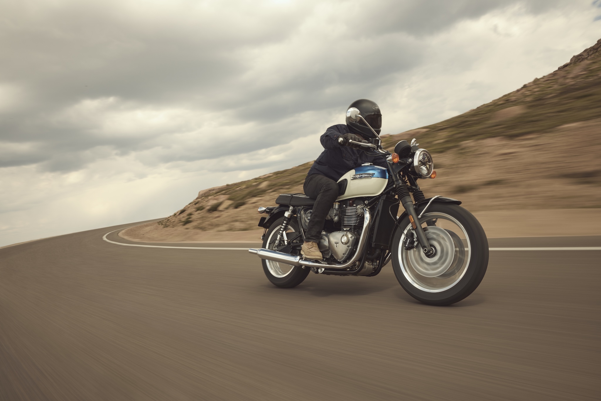 Triumph T120
