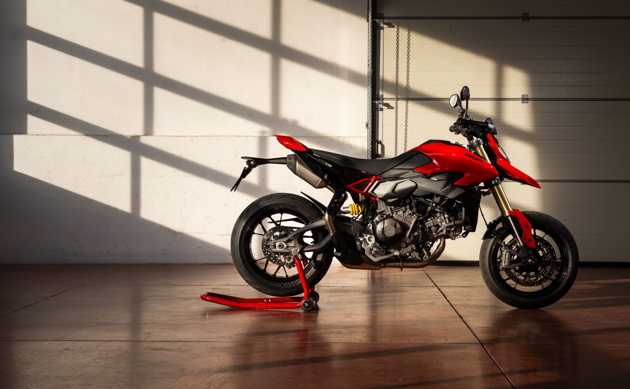 Ducati Hypermotard V2