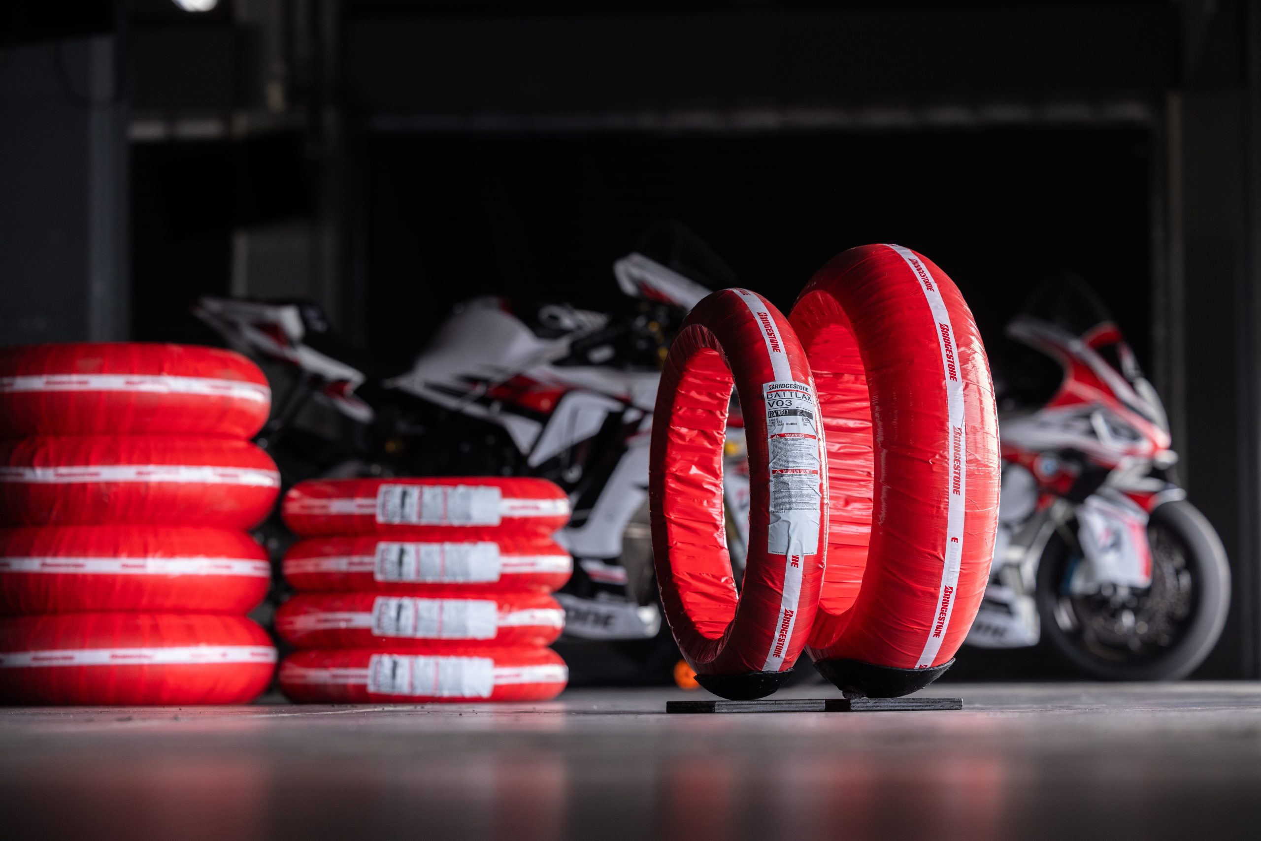 Bridgestone Battleax V03