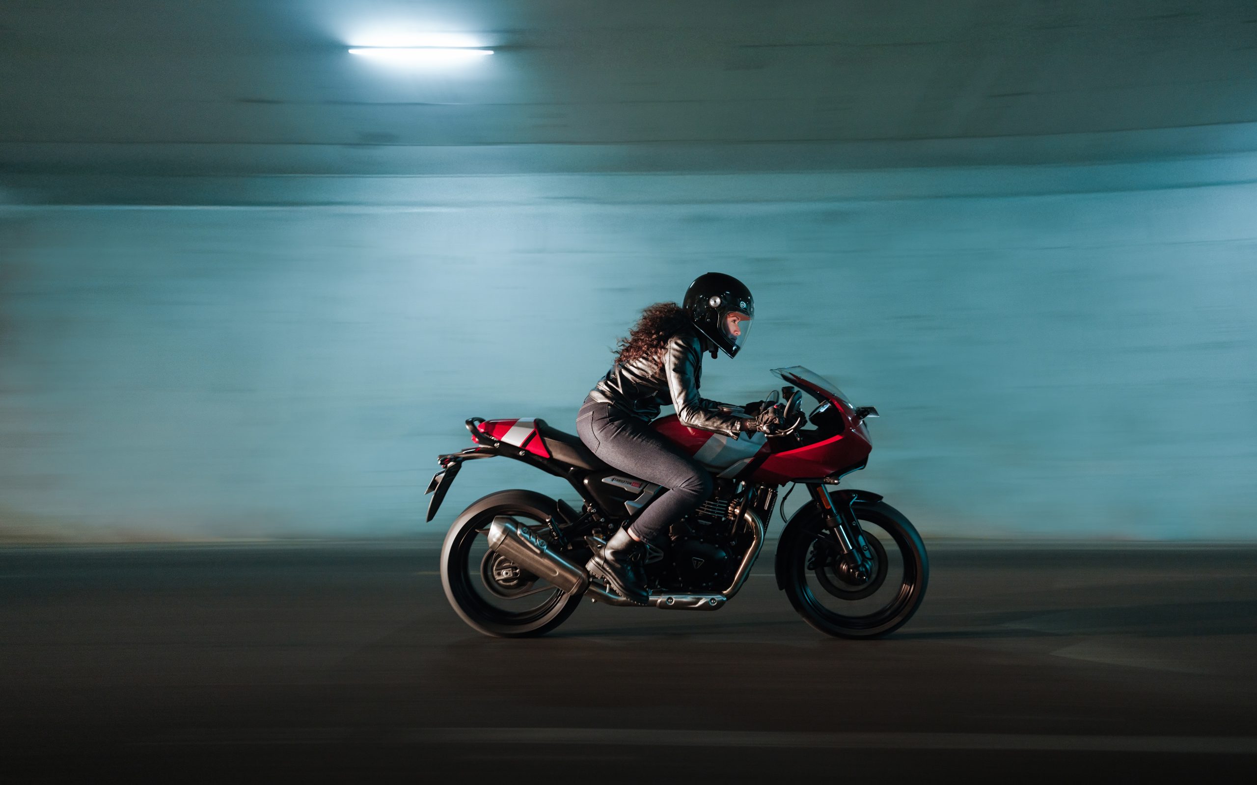 Triumph Thruxton 400