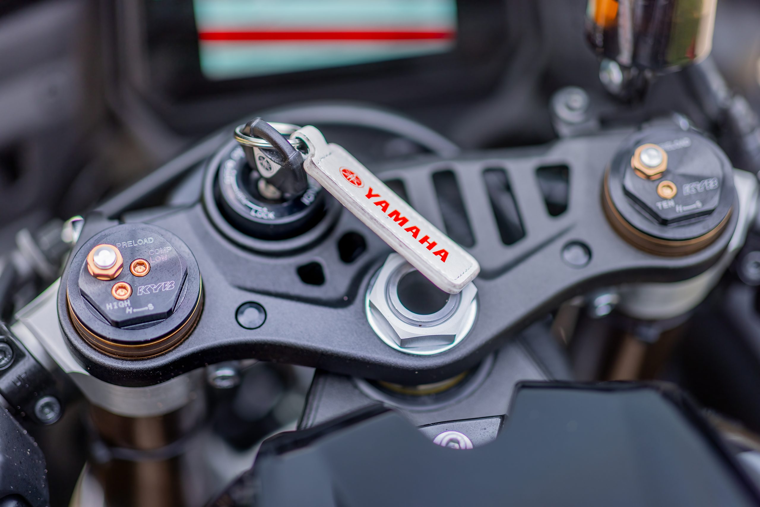 Yamaha R9