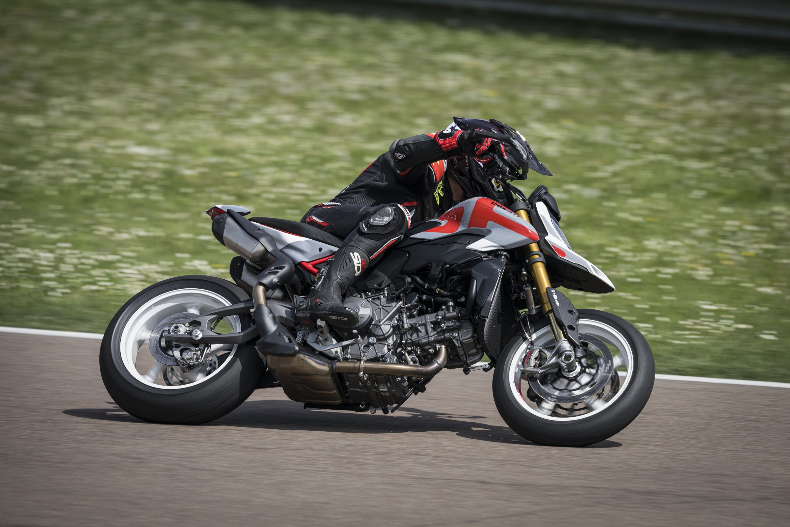 Ducati Hypermotard V2 SP