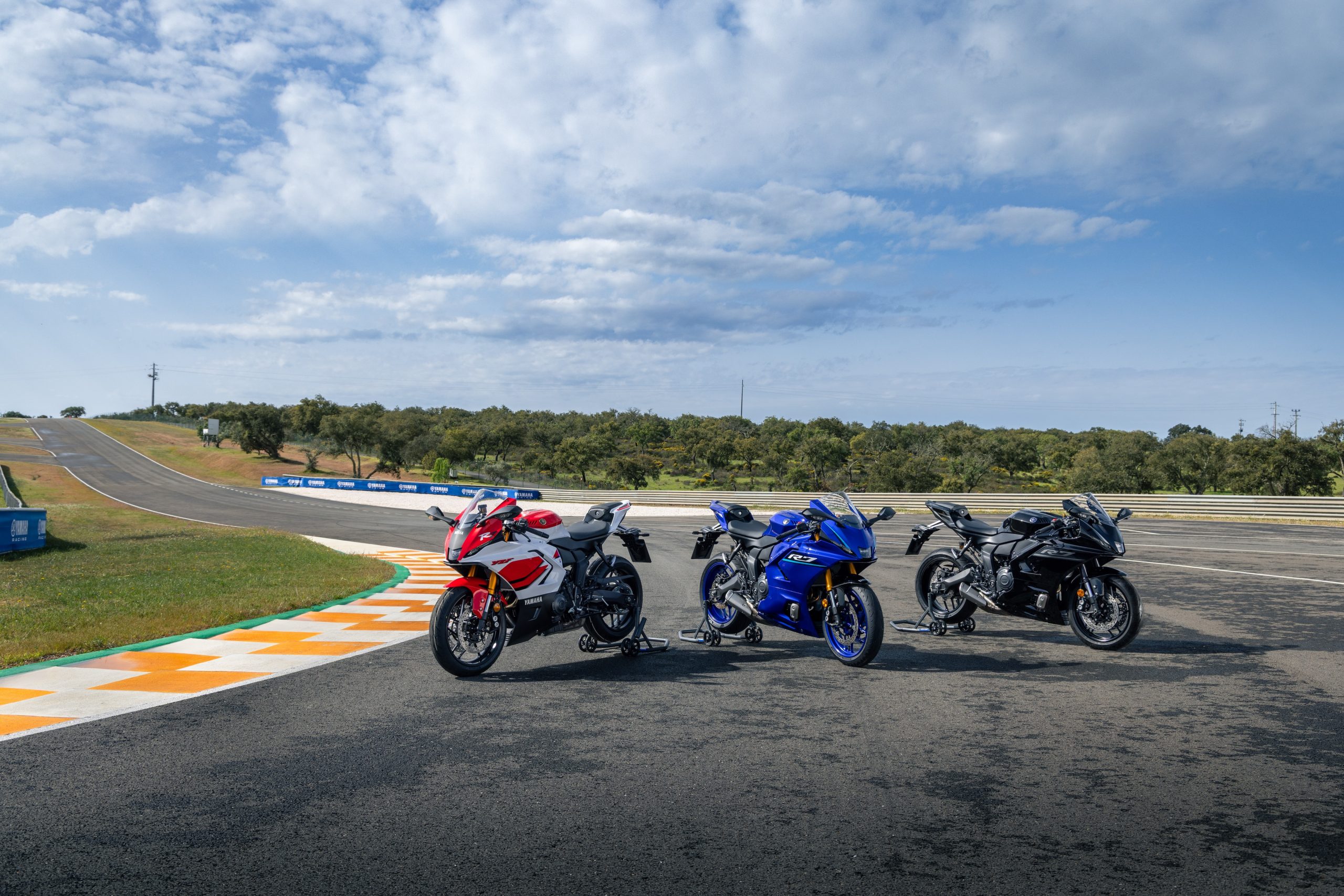 Yamaha R7